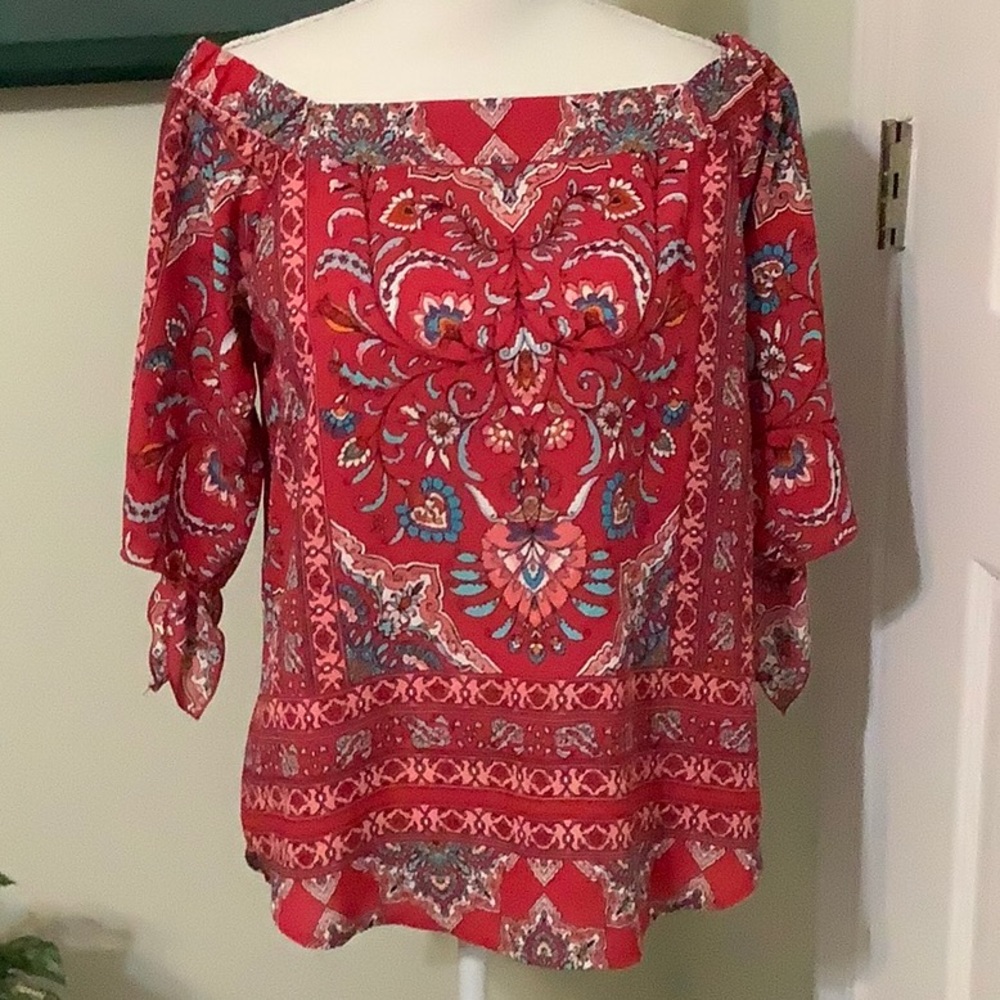 🦋NWT Fuchsia VERSE Off Shoulder top, Medium